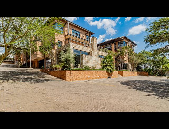 1,552M² OFFICE TO LET IN FERNDALE